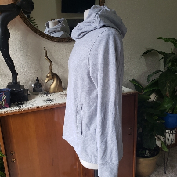 🚫SOLD🚫Gray Lululemon Hooded Sweatshirt - Picture 4 of 4